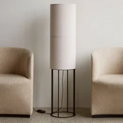 Audo Hashira vloerlamp met metalen voet, naturel
