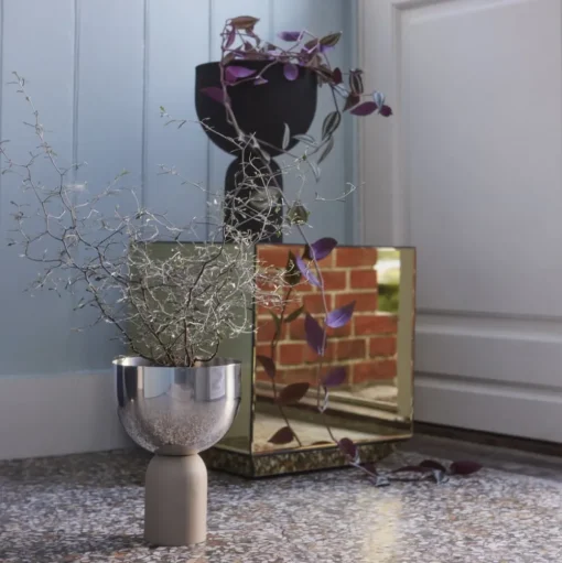 AYTM Torus bloempot, zwart, Ø 22 cm, hoogte 30,6 cm, ijzer
