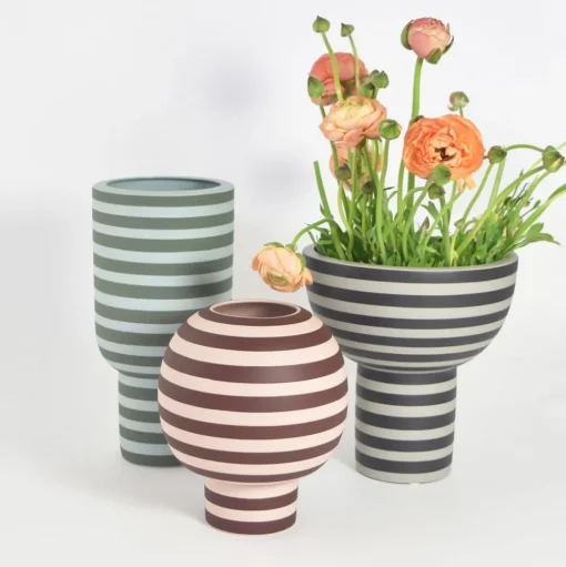AYTM Varia vaas, zwart, Ø 23 cm, hoogte 24 cm, keramiek