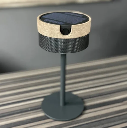 Bateak LED tafellamp op zonne-energie, zwart / teak-grijs, 2.700 K