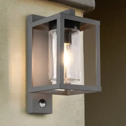 Buitenwandlamp Lunga met bewegingsmelder