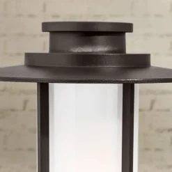 Donkerbruine wegenlamp Putri in drukgegoten alum.