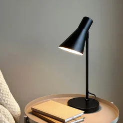 Dyberg Larsen tafellamp DL12, zwart, hoogte 44,5 cm, metaal