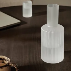 ferm LIVING Ripple karaf, wit, 1 liter, glas, mondgeblazen