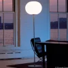 FLOS Glo-Ball Floor 2 vloerlamp, mat zilver