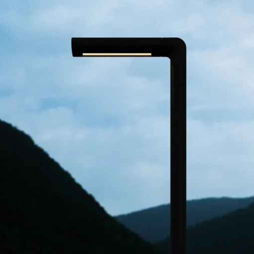 FLOS Walkstick Pipe 2 tuinlamp, 2.700K, zwart