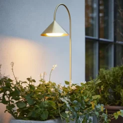 FRANDSEN LED grondspies lamp Grasp, messingkleurig, hoogte 82 cm