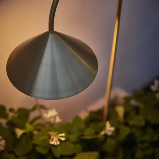 FRANDSEN LED grondspies lamp Grasp, messingkleurig, hoogte 82 cm