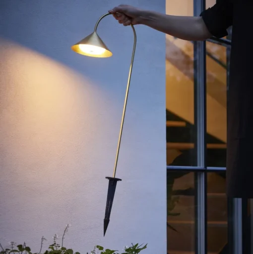 FRANDSEN LED grondspies lamp Grasp, messingkleurig, hoogte 82 cm