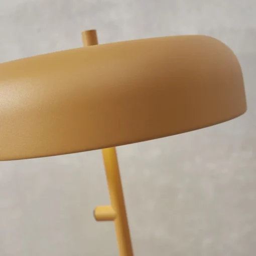 IT'S ABOUT ROMI Porto tafellamp, 45 cm, mosterdgeel, metaal