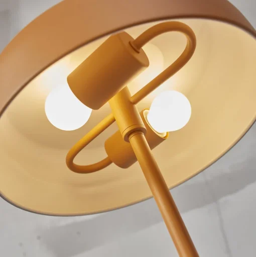 IT'S ABOUT ROMI Porto vloerlamp, mosterdgeel