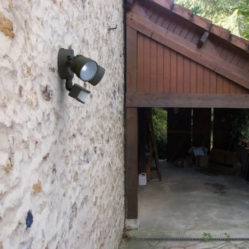 LED buitenspot Shrimp met sensor van kunststof