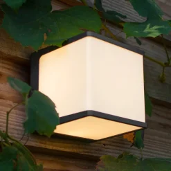 LED buitenwandlamp Doblo, kubus, 15 cm, 3.000 K