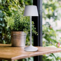 LED solar-tafellamp Emmi CCT oplaadbaar, wit