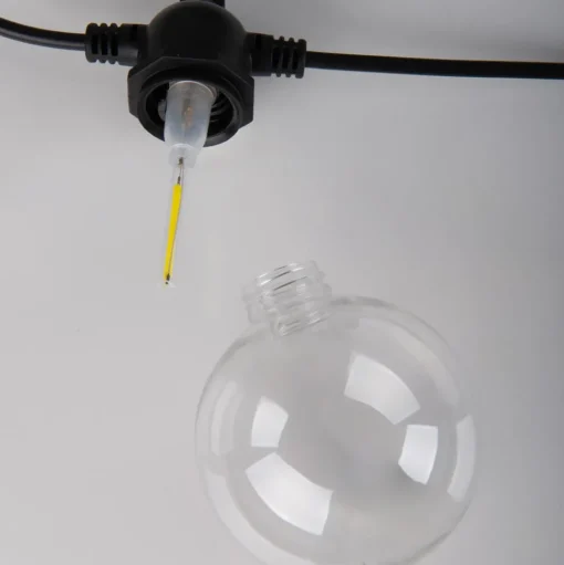 LED-zonnelichtketting CADENA, 2.500 K, zwart 10-lamps 10 m