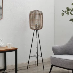 Lindby Canyana vloerlamp, 139 cm, naturel, rotan, driepoot