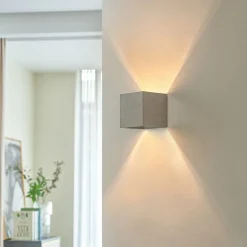 Lindby Jayden wandlamp in hoekige vorm