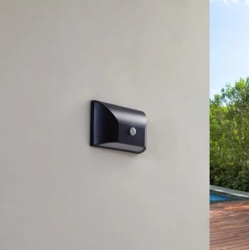 Lindby LED buiten wandlamp Siana, zwart, PC, sensor