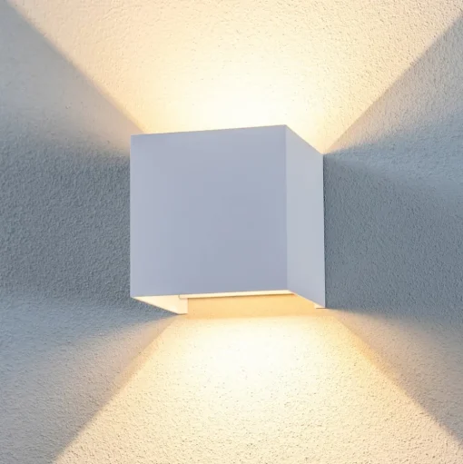 Lindby LED buiten wandlamp Nivar, hoekig, wit, metaal, IP54