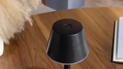 Lindby LED oplaadbaar licht Gaja, zwart, USB, IP44, RGBW, dimbaar.