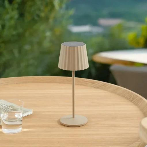 Lindby LED tafellamp op accu Esali, beige, metaal, IP65