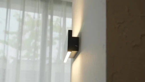 Lindby LED wandlamp Ignazia, 28cm, zwart, metaal, omhoog/omlaag
