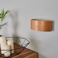 Lindby LED wandlamp Rafailia, breedte 23cm, hout, 3.000 K