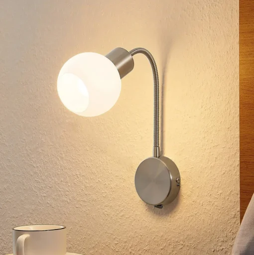 Lindby Lioma wandlamp met flexibele arm, nikkel