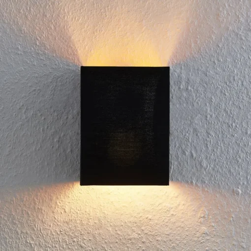 Lindby Lukani wandlamp, hoekig