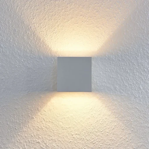 Lindby Mirza aluminium-wandlamp, hoekig, wit