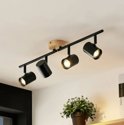 Lindby plafondlamp Xiomara, 4-lamps, 68 cm lang, hout
