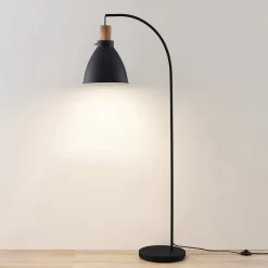 Lindby vloerlamp Trebale, zwart, hout, 154 cm, E27
