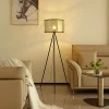 Lindby vloerlamp Yonah, goudkleurig, metaal, 143 cm, E27