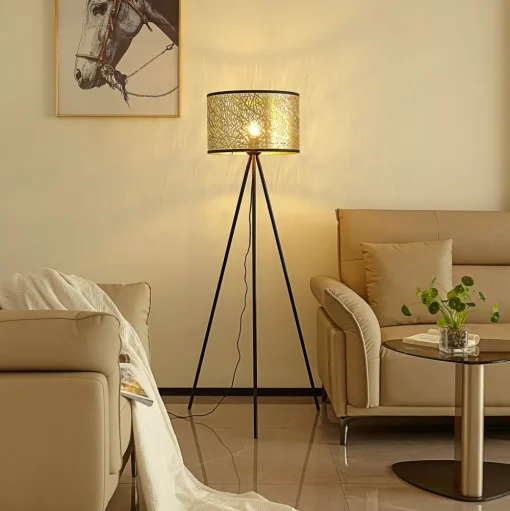 Lindby vloerlamp Yonah, goudkleurig, metaal, 143 cm, E27