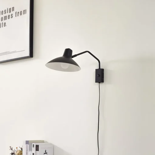 Lindby wandlamp Adrik, zwart, metaal, met stekker