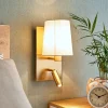 Lindby wandlamp Aiden, 30 cm, antiek messing, LED leeslampje