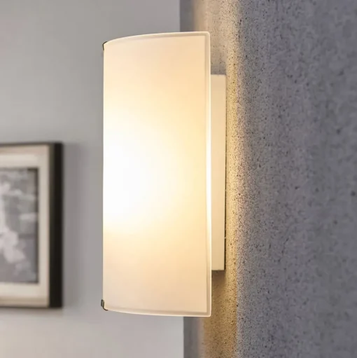 Lindby wandlamp Phil, wit, glas, hoogte 21cm