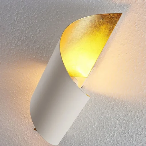 Lindby wandlamp Vanni, wit/goud, metaal, hoogte 52cm