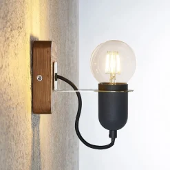 Lucande Becky wandspot van hout, 1-lamp, zwart