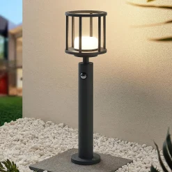 Lucande Berenike tuinpadverlichting, 60 cm, bewegingsmelder, GX53
