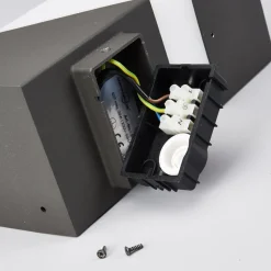 Lucande buitenwandlamp Kiran, sensor, grijs, IP44, E27