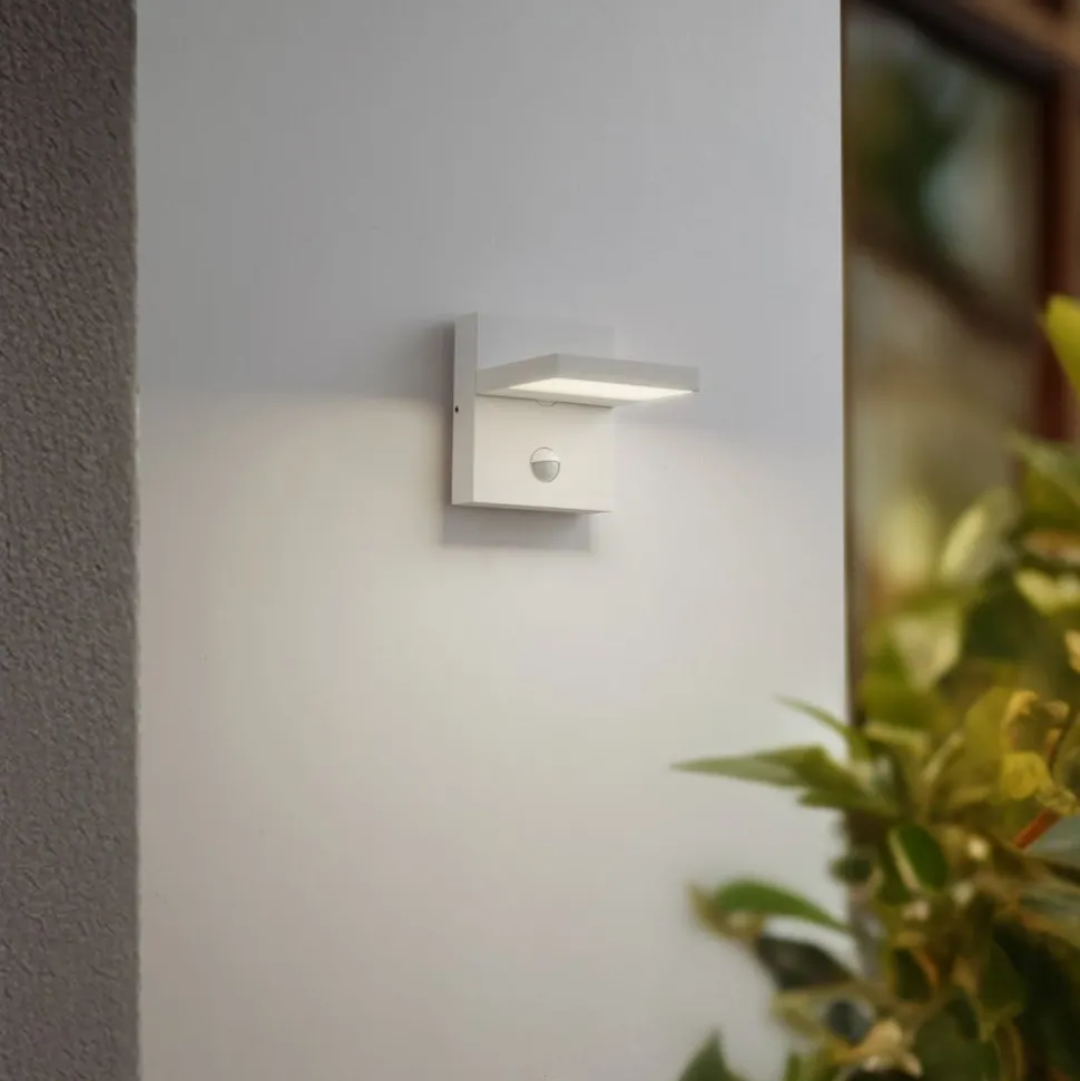 Lucande LED buiten wandlamp Silvan, wit, sensor, IP54, 16cm