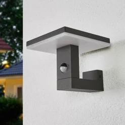 Lucande LED buiten wandlamp Olesia, 15 cm, sensor, IP54