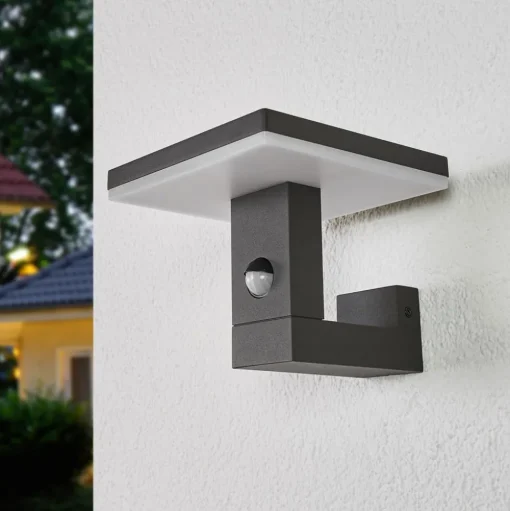 Lucande LED buiten wandlamp Olesia, 15 cm, sensor, IP54