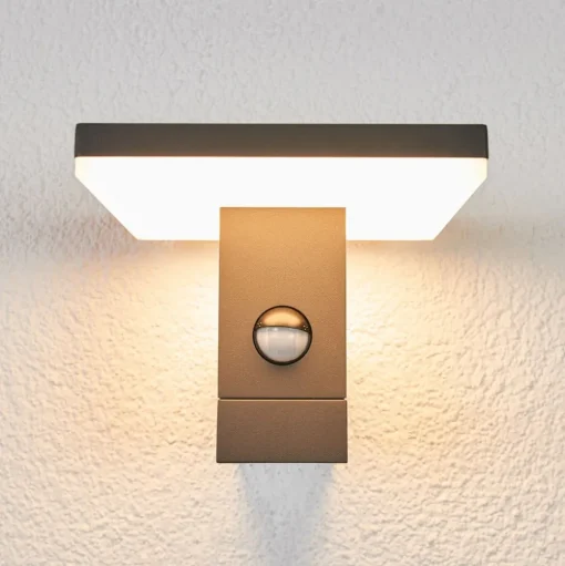 Lucande LED buiten wandlamp Olesia, 15 cm, sensor, IP54