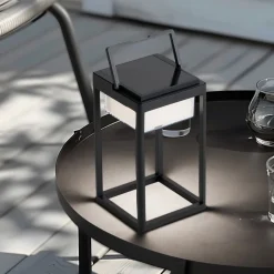 Lucande LED solar tafellamp Tilena, hoekig, zwart, dimbaar