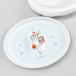 Lyss badkamerlamp met LED's en goede helderheid