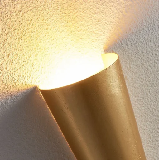 Perfect gevormde wandlamp Conan in goud