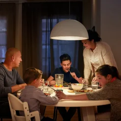 Philips LED druppellamp E27 2,2W, warmwit, opaal