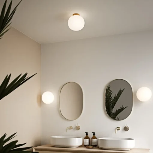 Plafondlamp Alton met glazen kap, messing/opaal